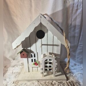 White Happy Home Birdhouse